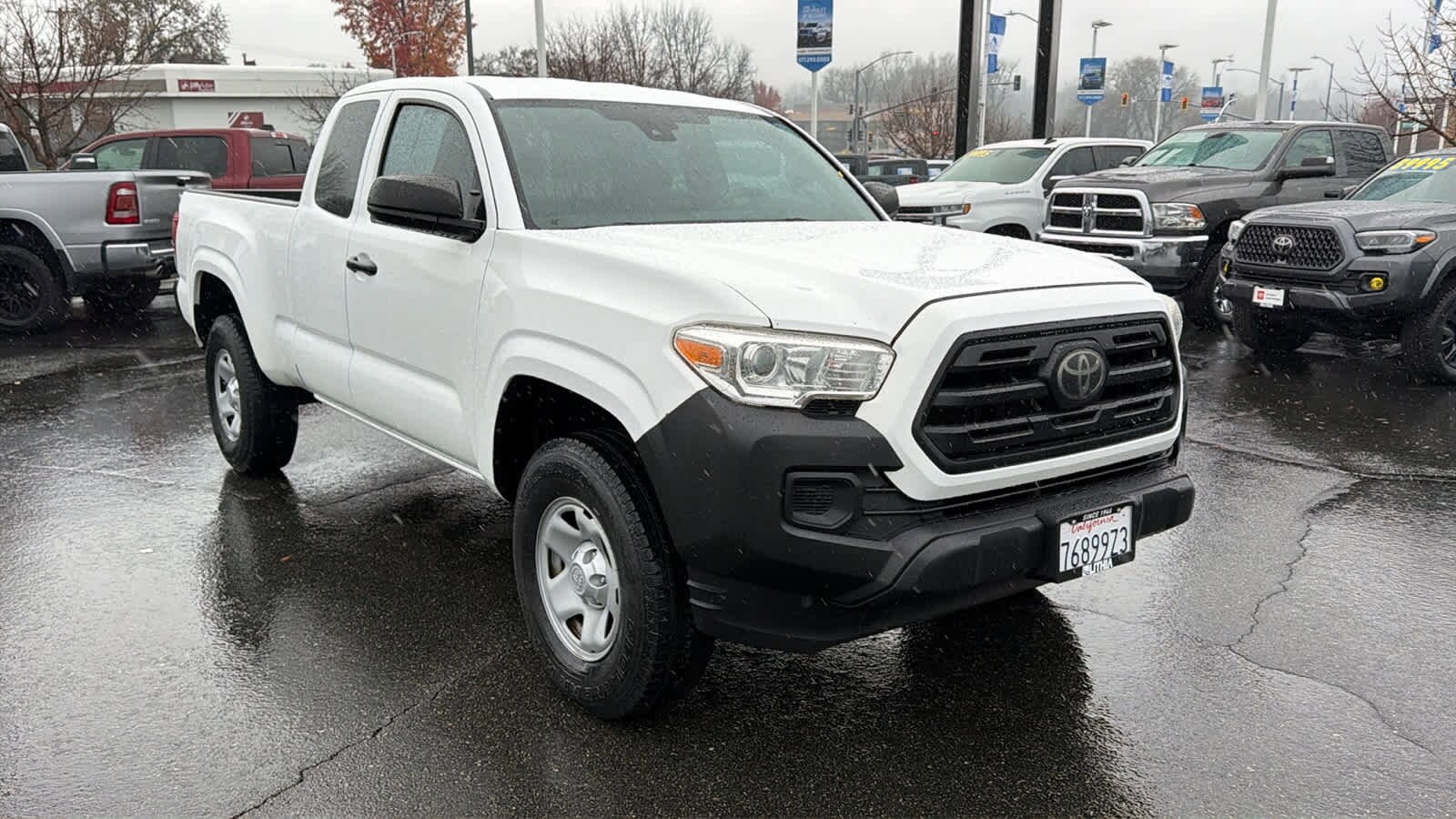 Thumbnail: 2018 Toyota Tacoma - 3