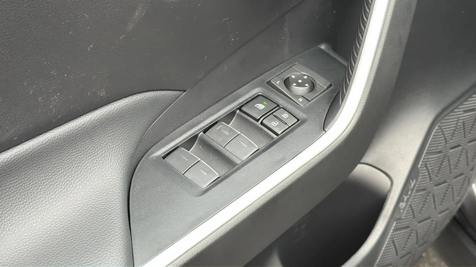 Thumbnail: 2025 Toyota RAV4 - 22