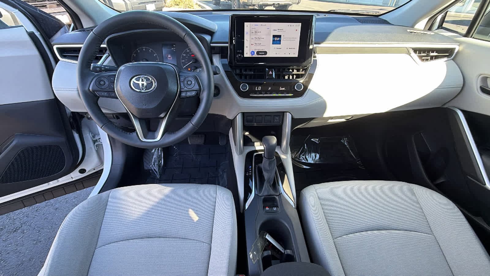 Thumbnail: 2025 Toyota Corolla Cross - 26