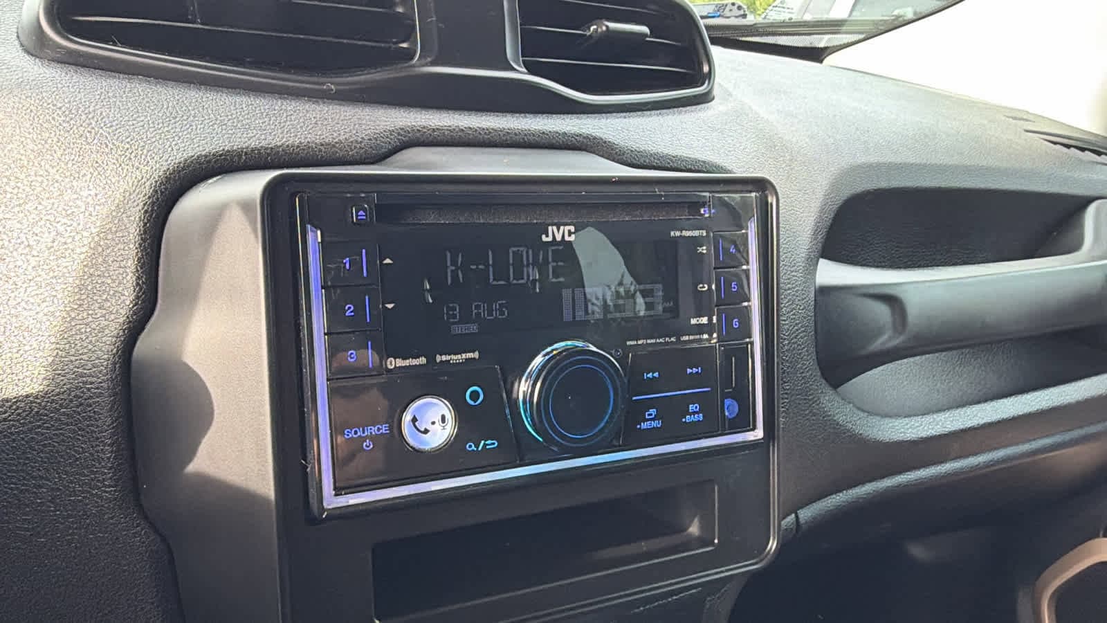 Thumbnail: 2017 Jeep Renegade - 15