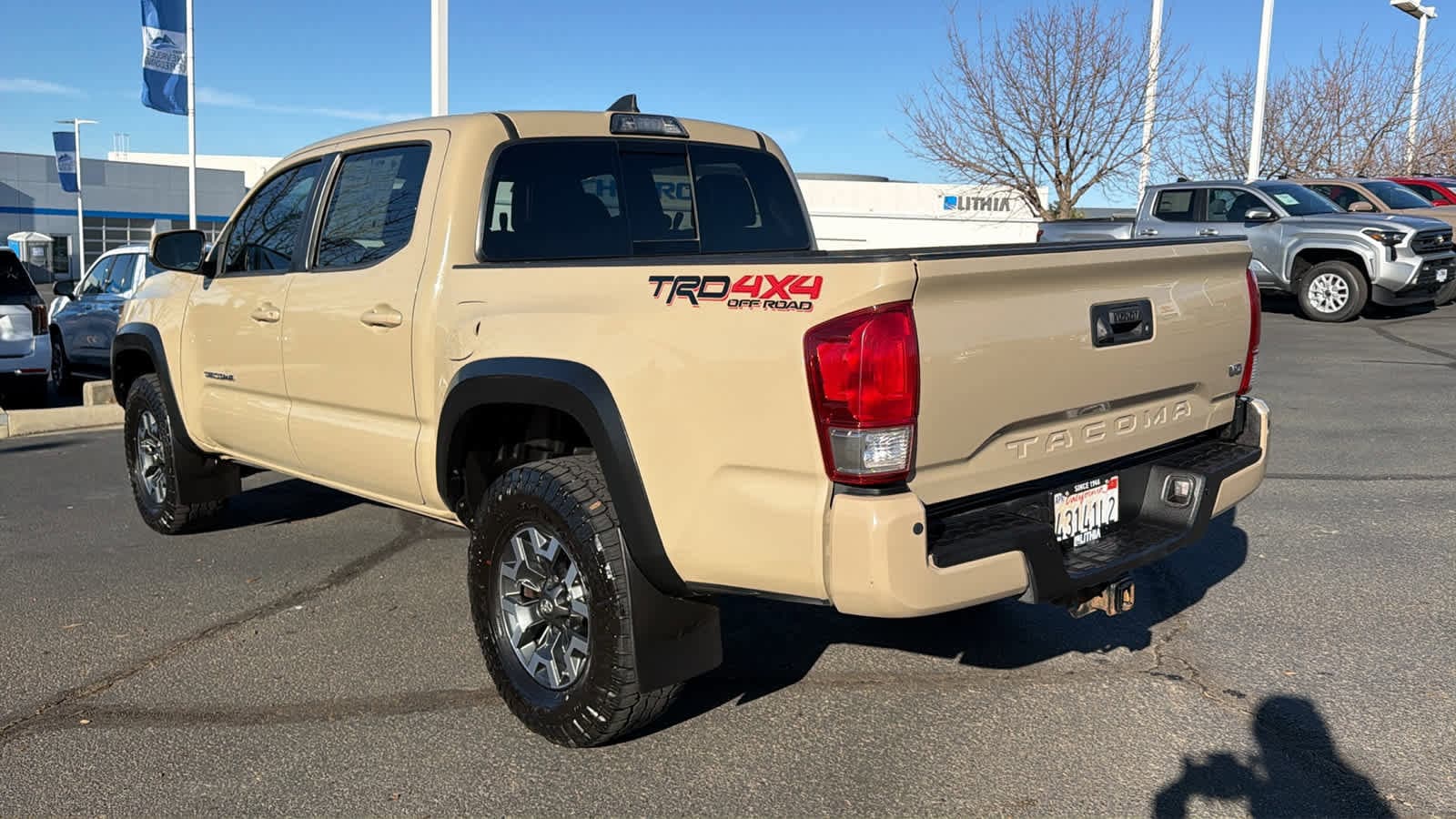 Thumbnail: 2018 Toyota Tacoma - 7
