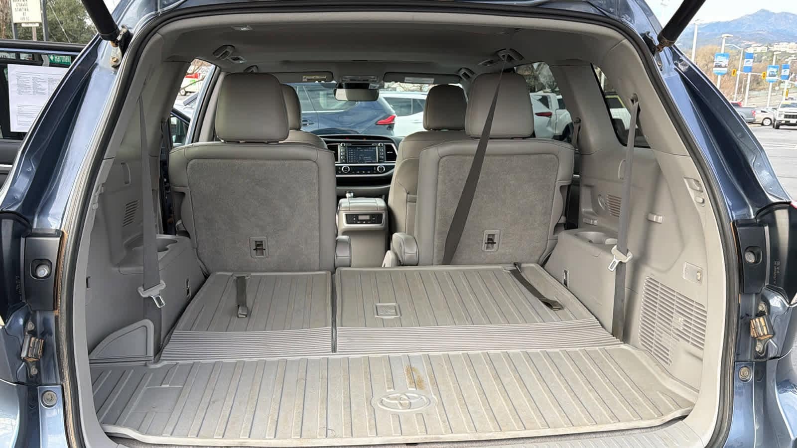 Thumbnail: 2019 Toyota Highlander - 27