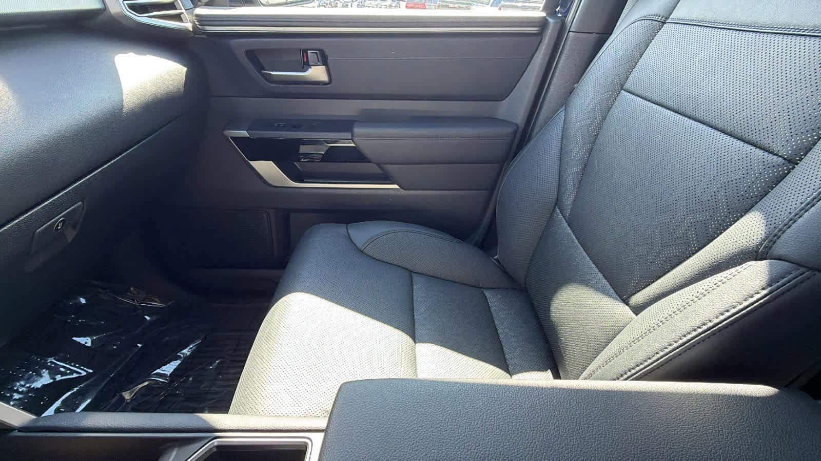 2025 Toyota Tundra Limited - Photo 12