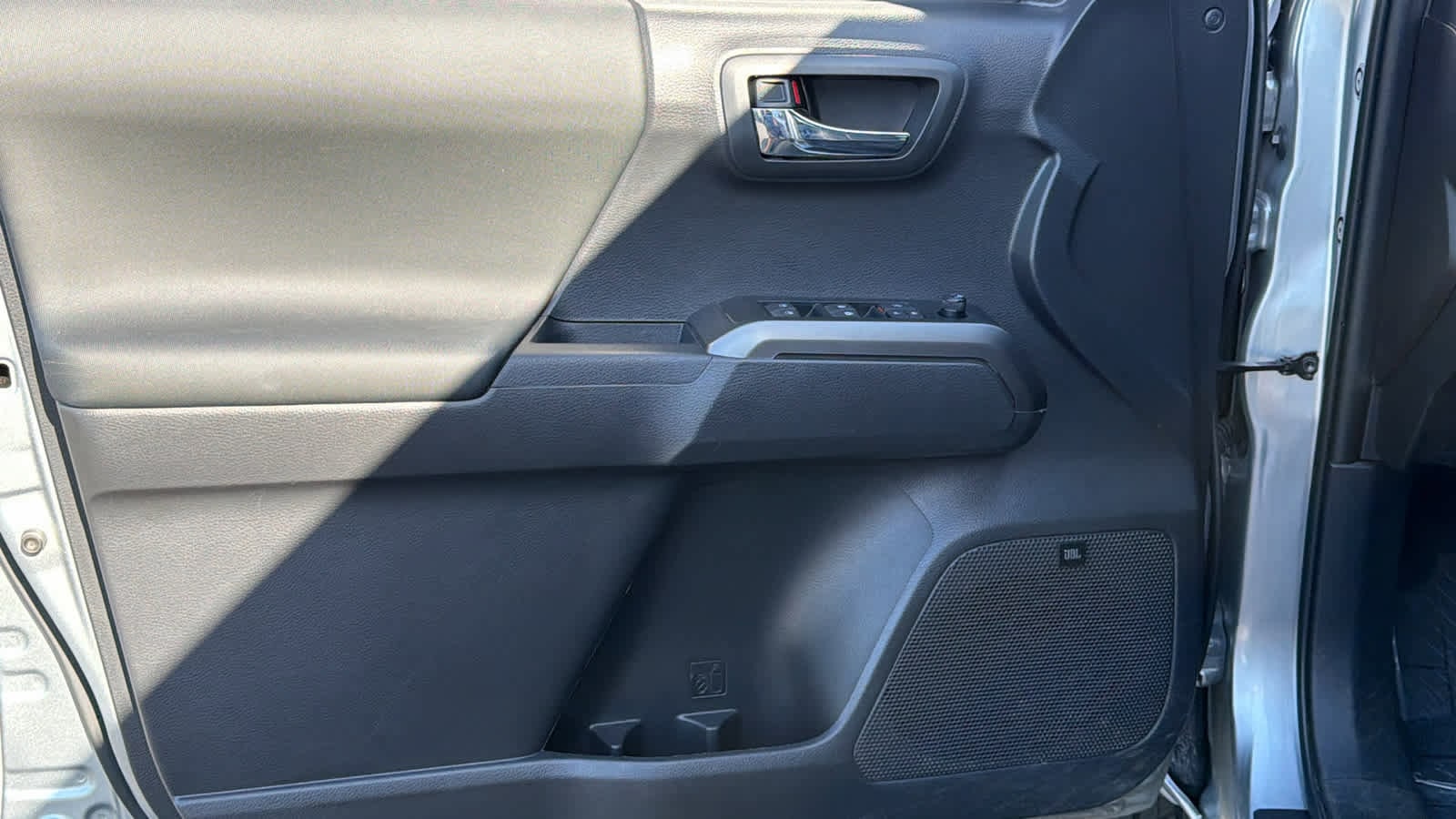 Thumbnail: 2023 Toyota Tacoma - 23