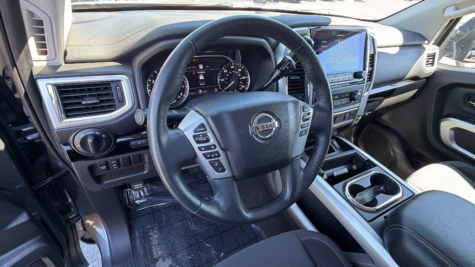 Thumbnail: 2021 Nissan Titan - 10