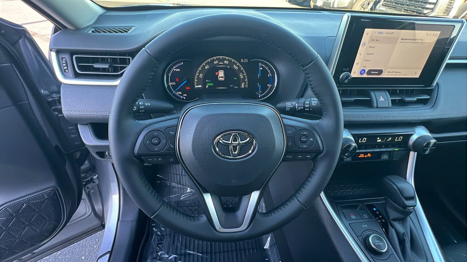 Thumbnail: 2025 Toyota RAV4 - 18