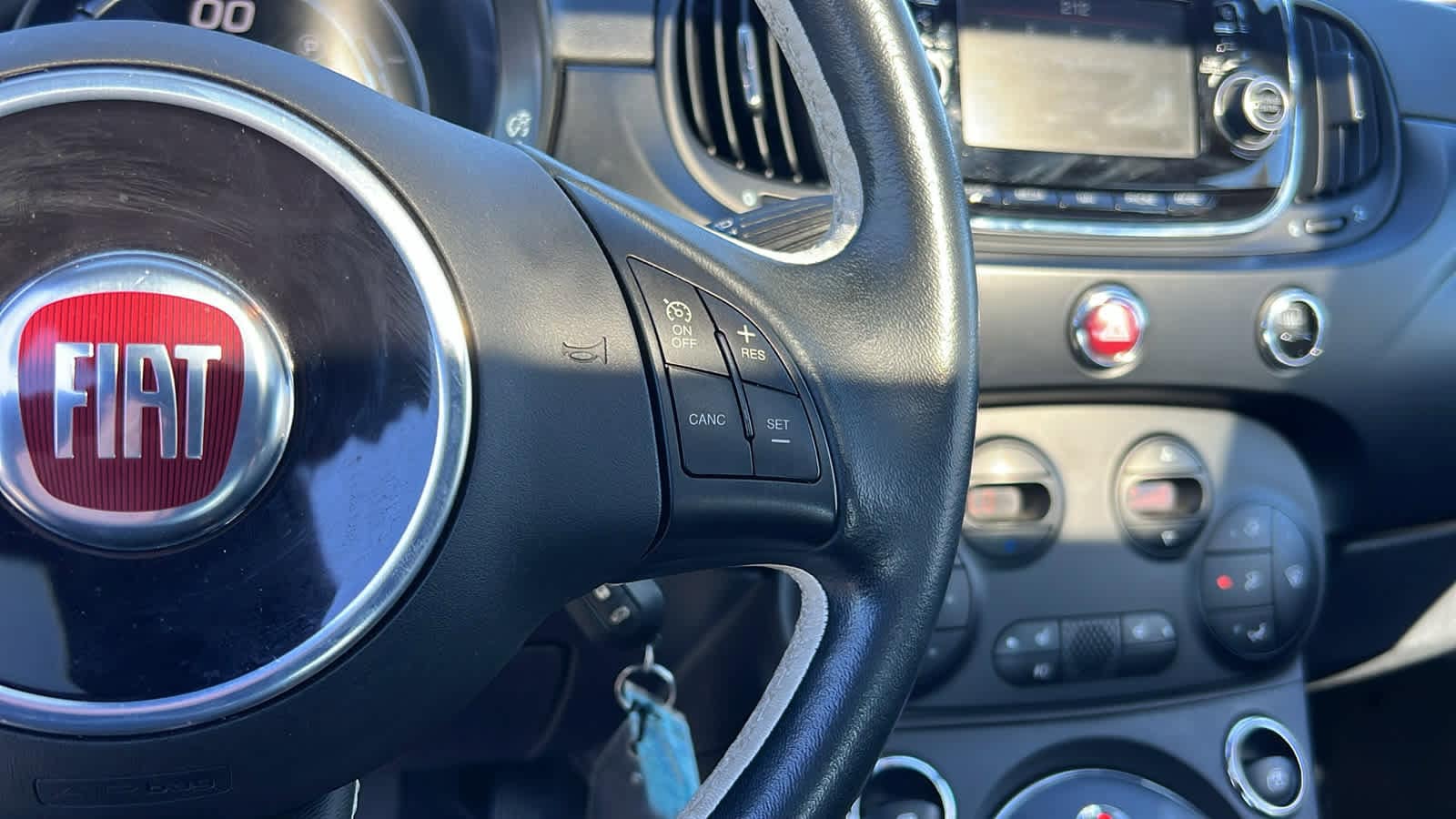 2019 Fiat 500e  23