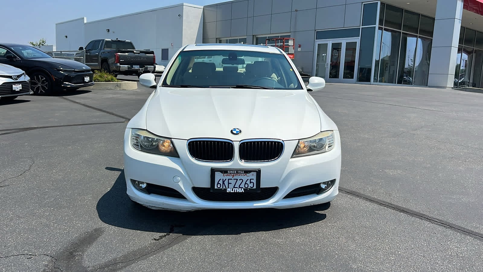 Thumbnail: 2010 BMW 3 Series - 2