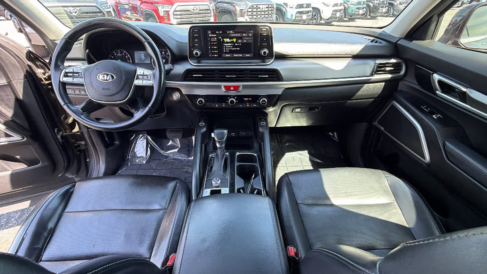 Thumbnail: 2020 Kia Telluride - 26