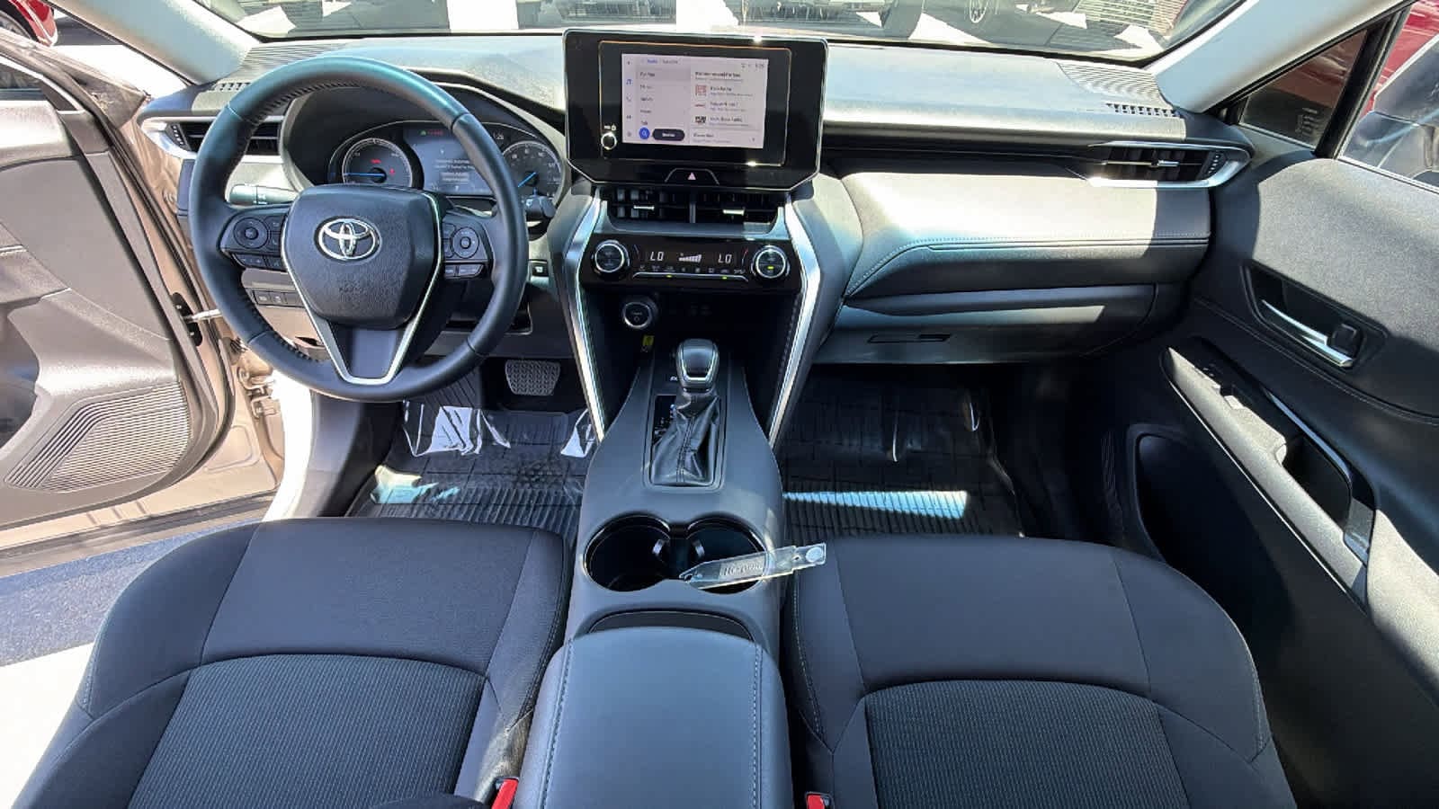 2024 Toyota Venza LE - Photo 26