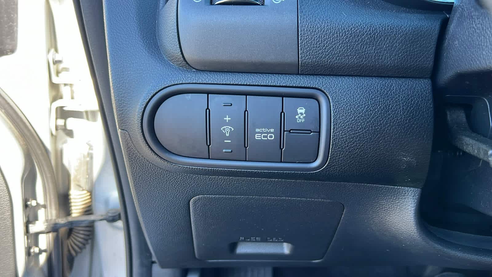 Thumbnail: 2016 Kia Forte - 16