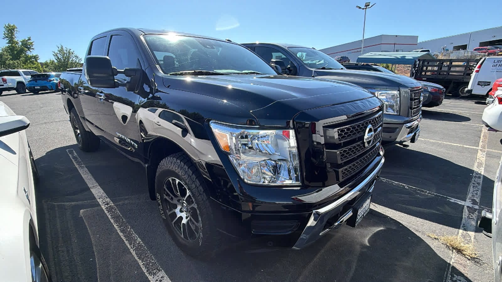 Thumbnail: 2020 Nissan Titan - 2