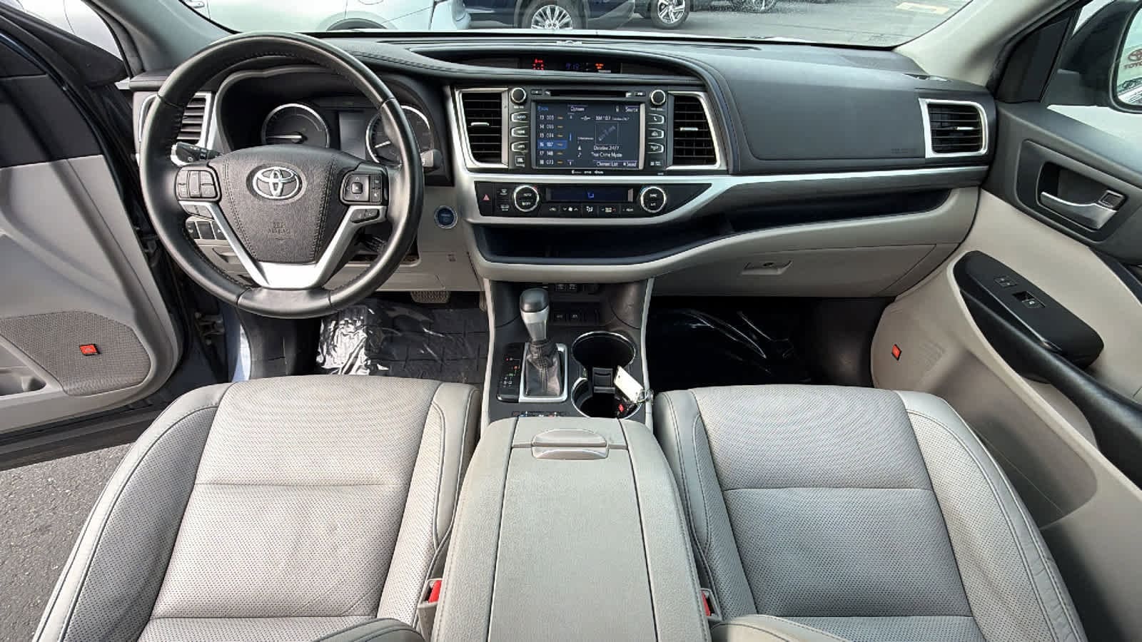 Thumbnail: 2019 Toyota Highlander - 26