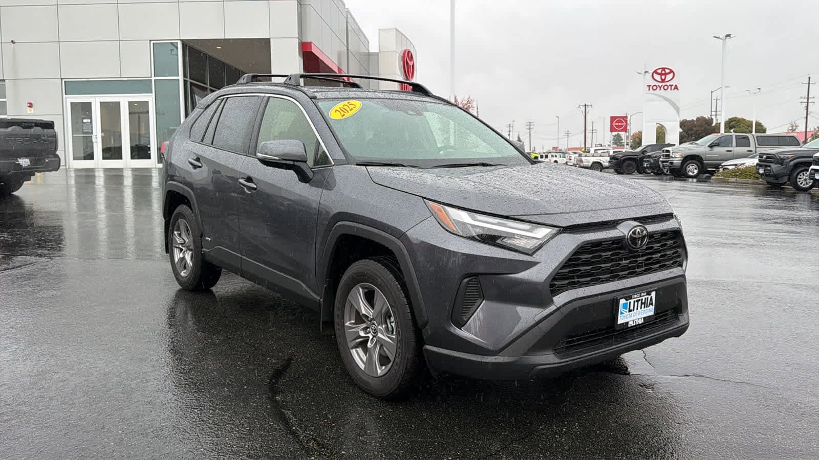 Thumbnail: 2025 Toyota RAV4 - 3