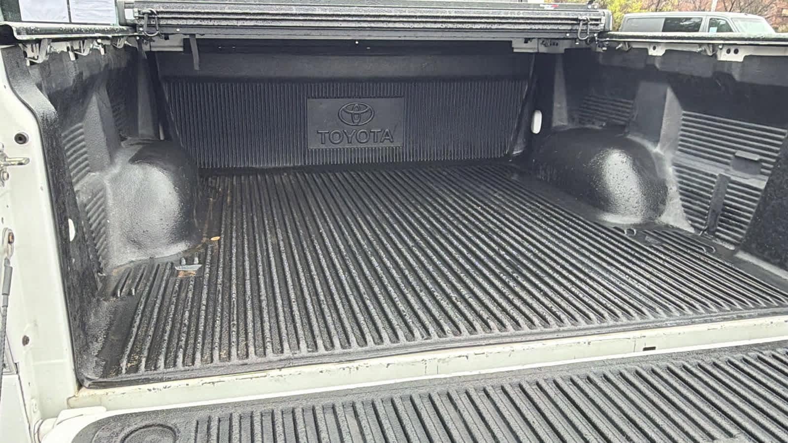 Thumbnail: 2011 Toyota Tundra - 27