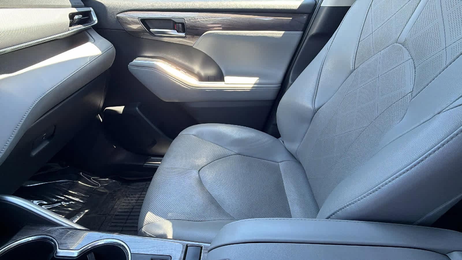 Thumbnail: 2021 Toyota Highlander - 12