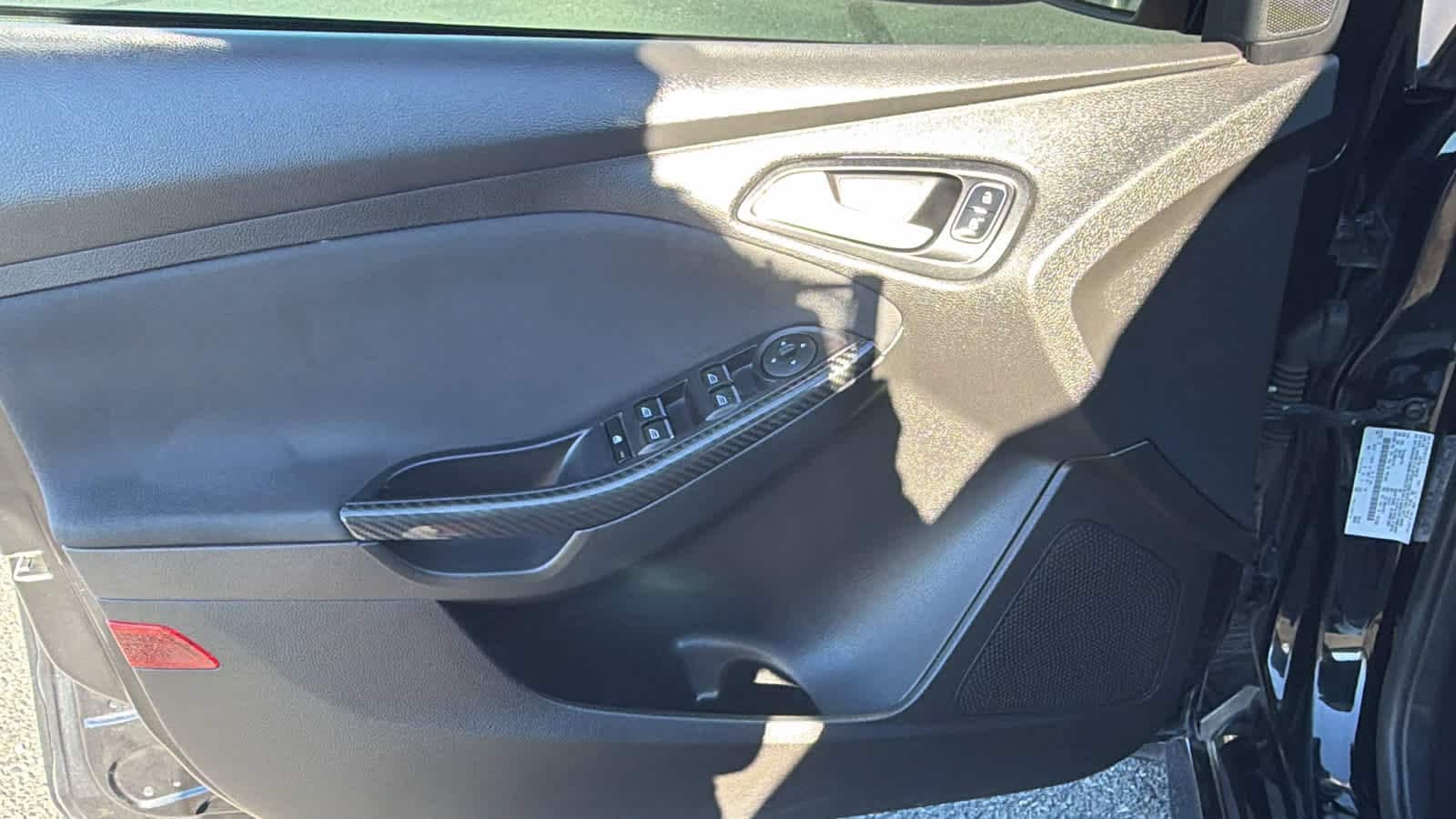 Thumbnail: 2016 Ford Focus - 23