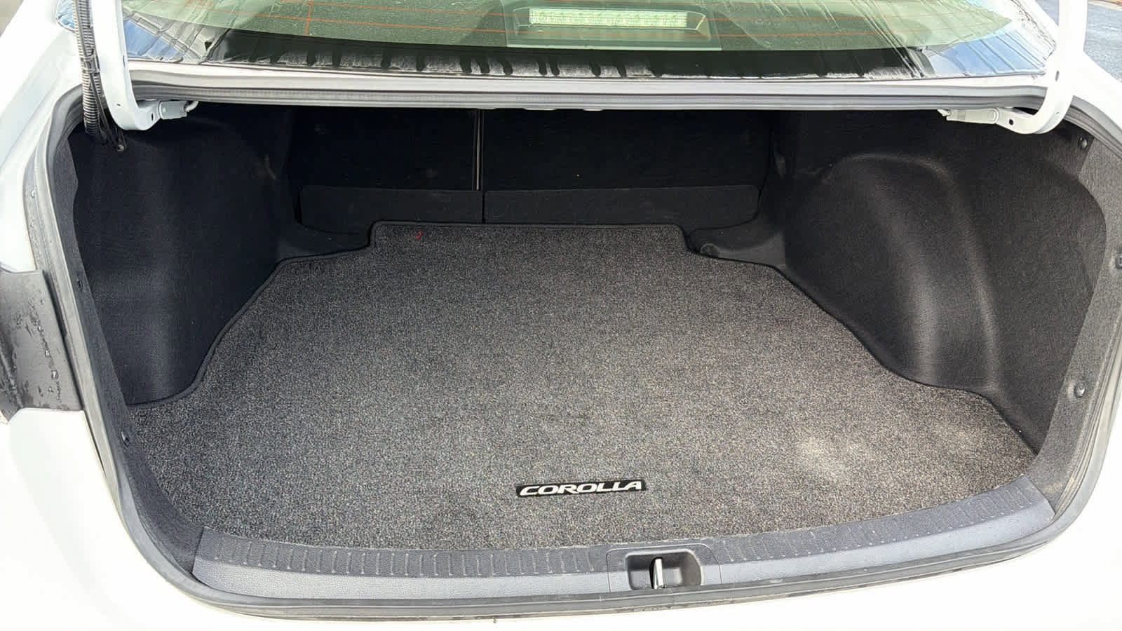 Thumbnail: 2023 Toyota Corolla - 27