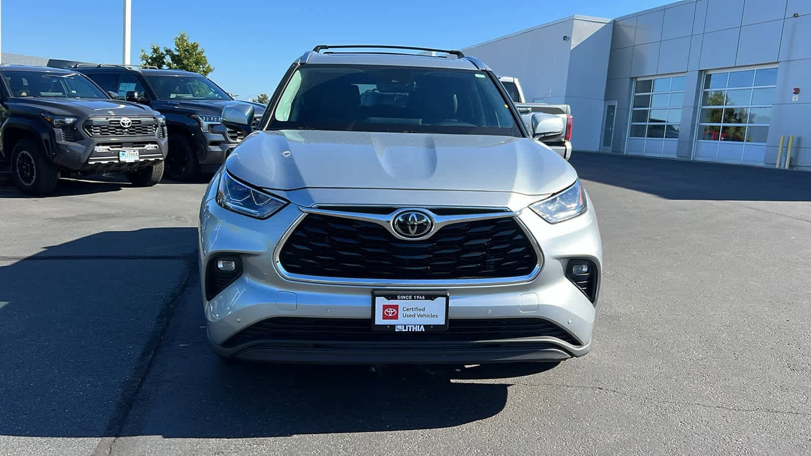 Thumbnail: 2023 Toyota Highlander - 2