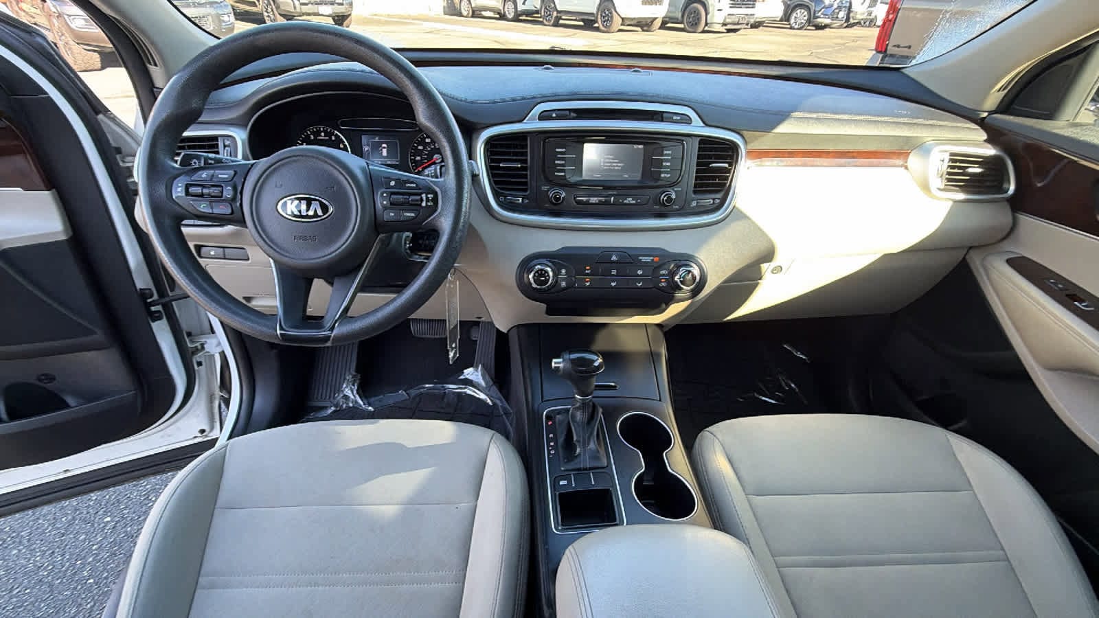 Thumbnail: 2016 Kia Sorento - 26