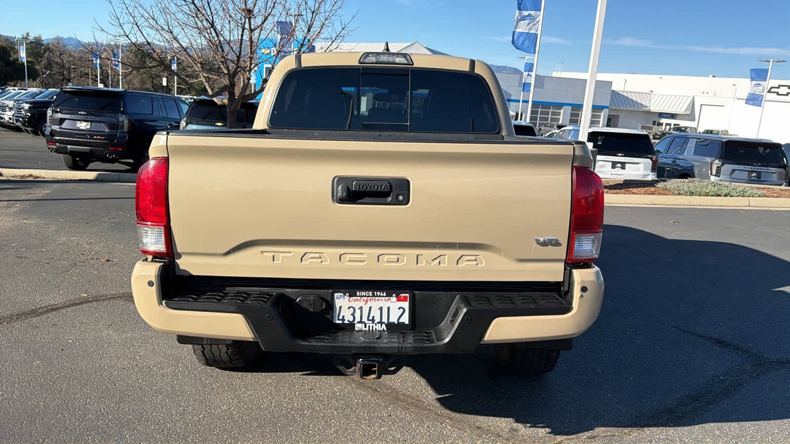 Thumbnail: 2018 Toyota Tacoma - 6