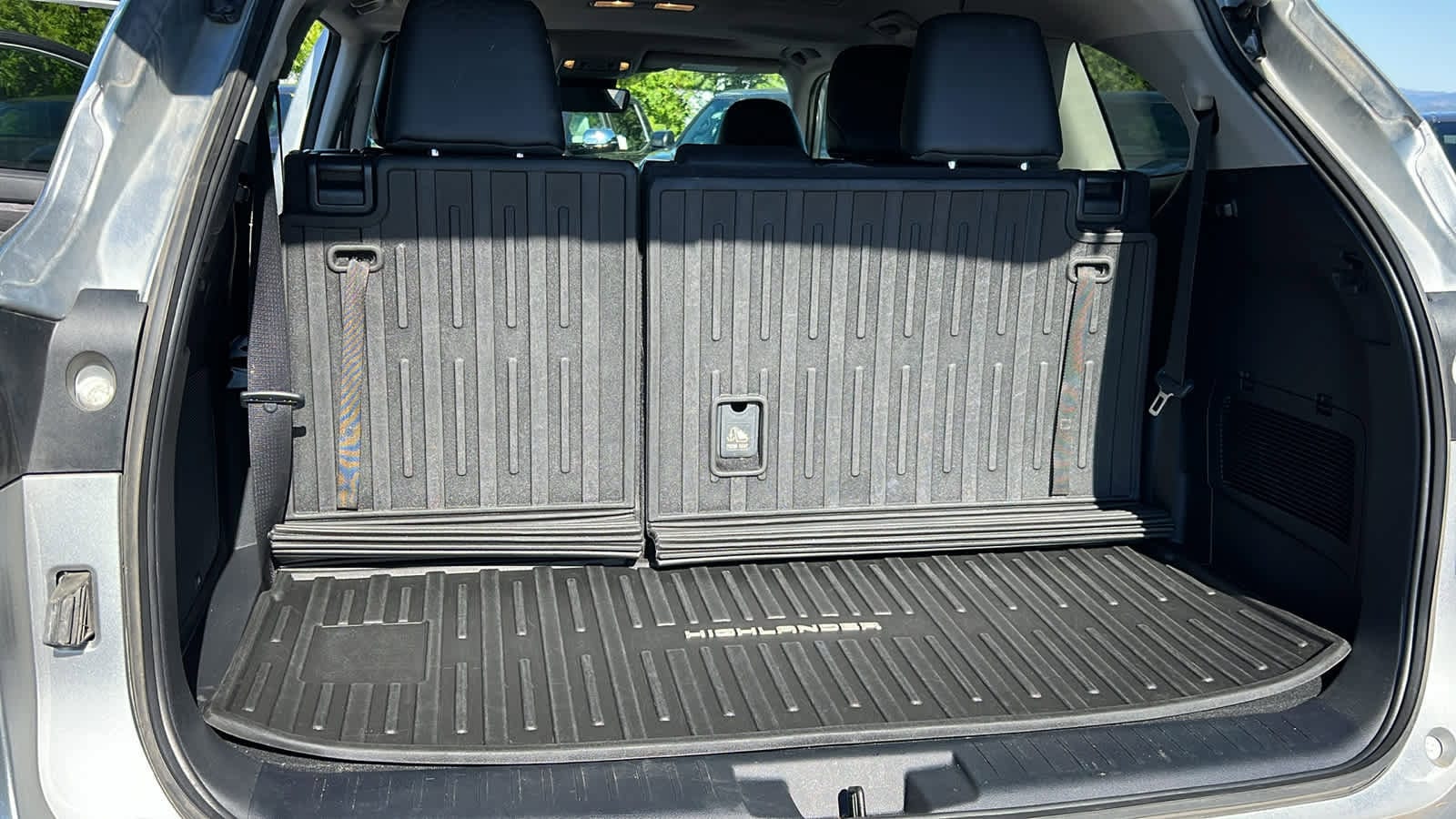 Thumbnail: 2023 Toyota Highlander - 27