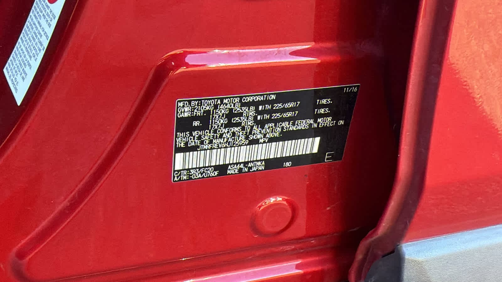 Thumbnail: 2017 Toyota RAV4 - 30