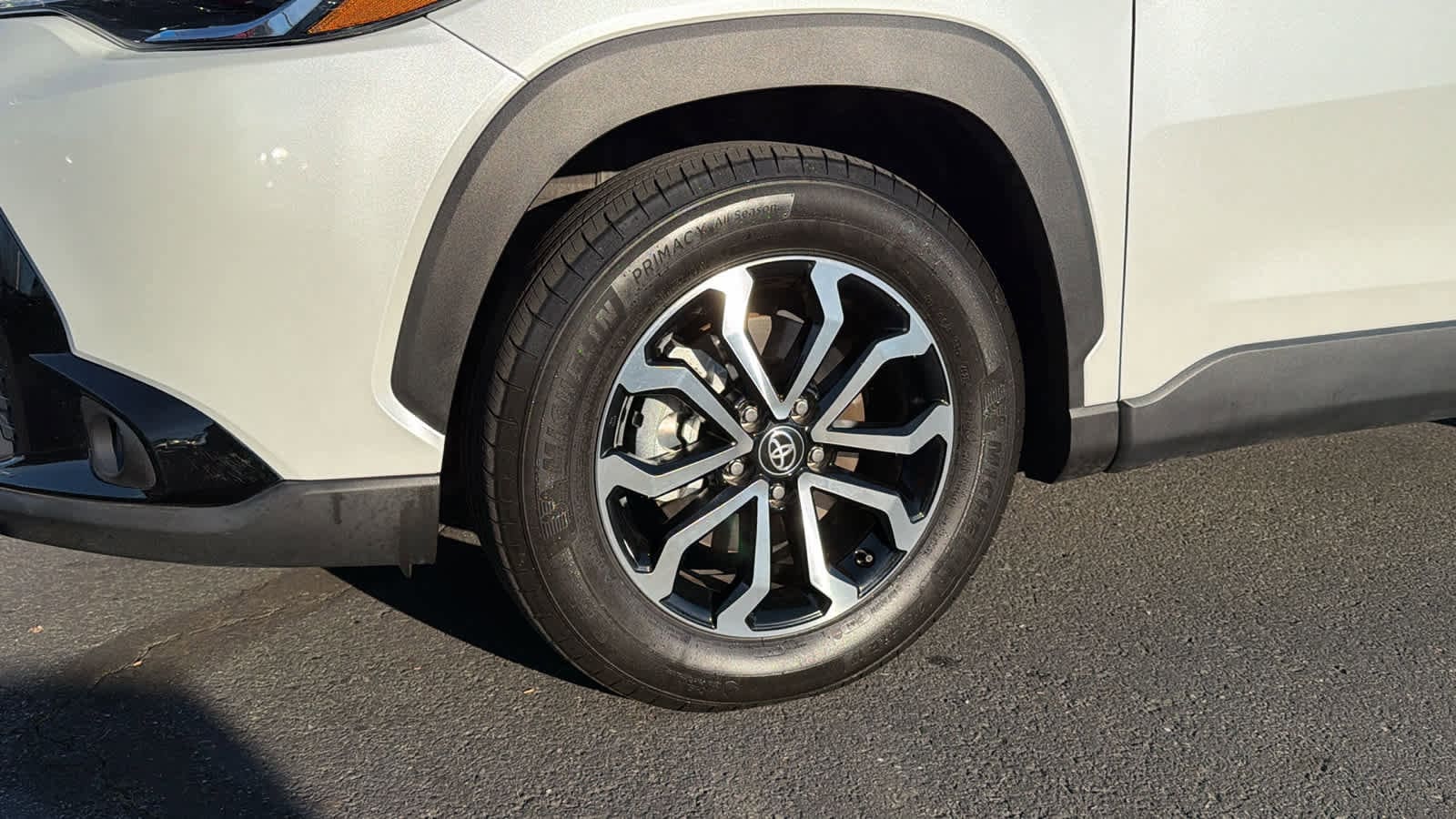 Thumbnail: 2024 Toyota Corolla Cross - 9