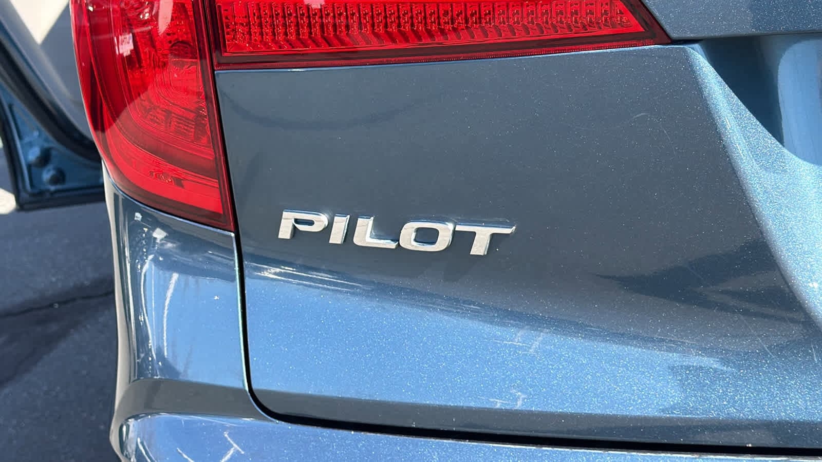 Thumbnail: 2018 Honda Pilot - 28