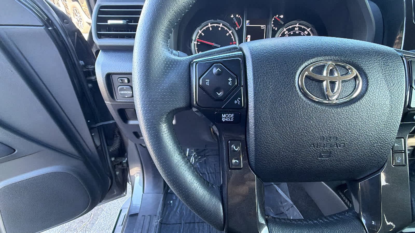 Thumbnail: 2022 Toyota 4Runner - 19