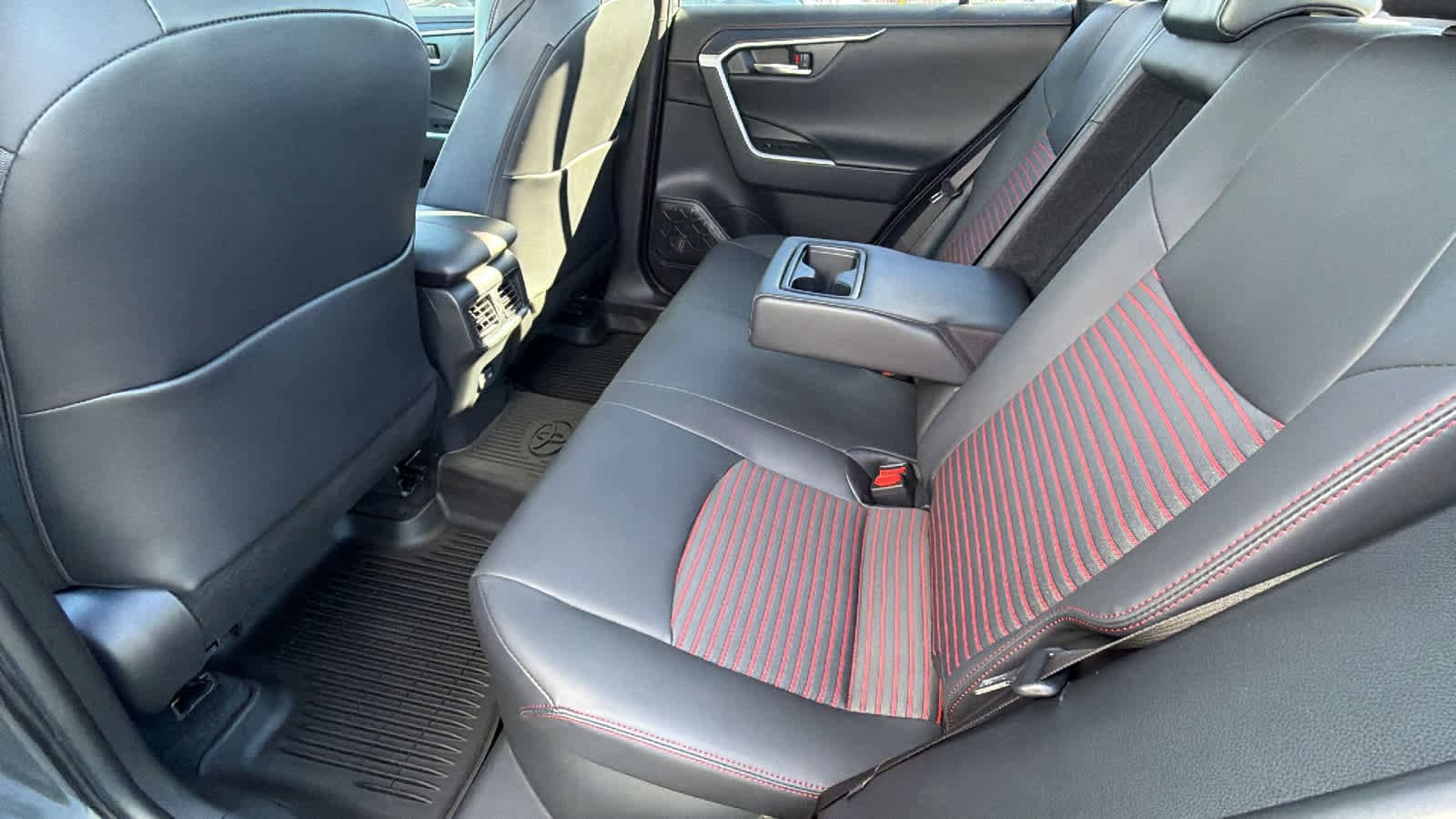 Thumbnail: 2023 Toyota RAV4 - 24