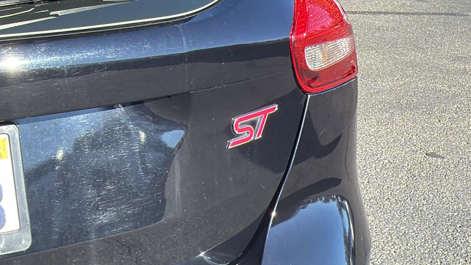 Thumbnail: 2016 Ford Focus - 28