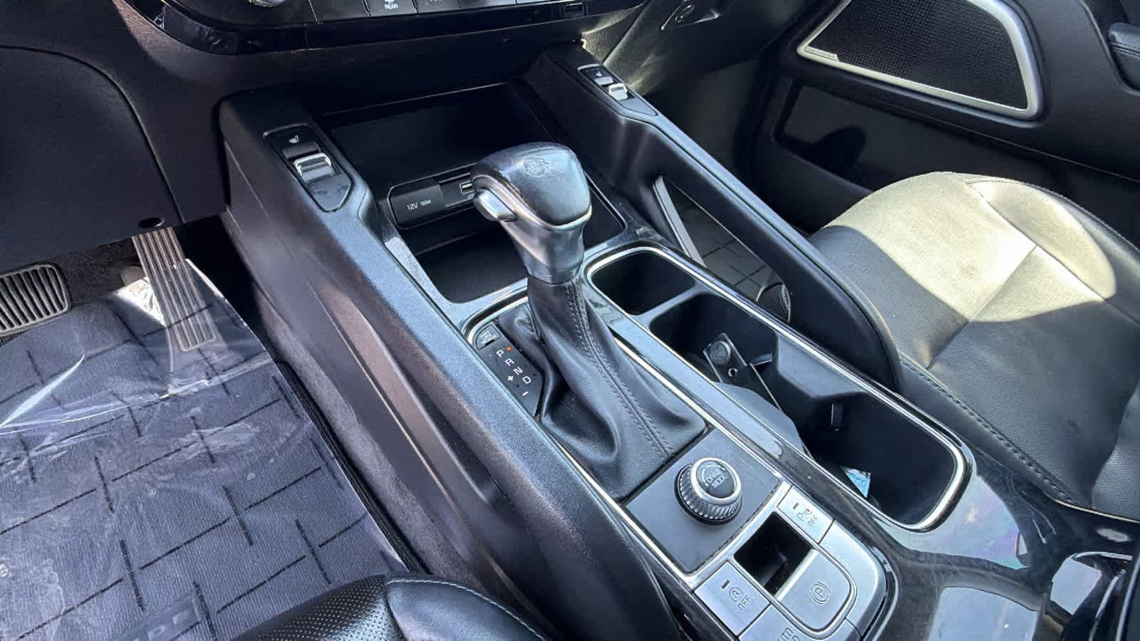 Thumbnail: 2020 Kia Telluride - 13