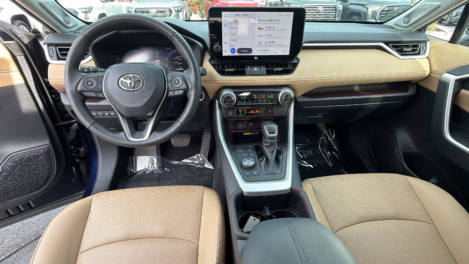 Thumbnail: 2023 Toyota RAV4 - 26