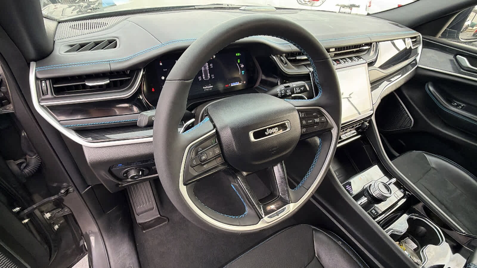 Thumbnail: 2022 Jeep Grand Cherokee - 10