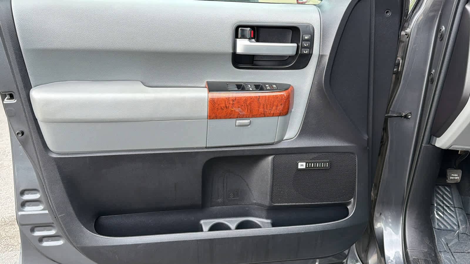 Thumbnail: 2019 Toyota Sequoia - 23