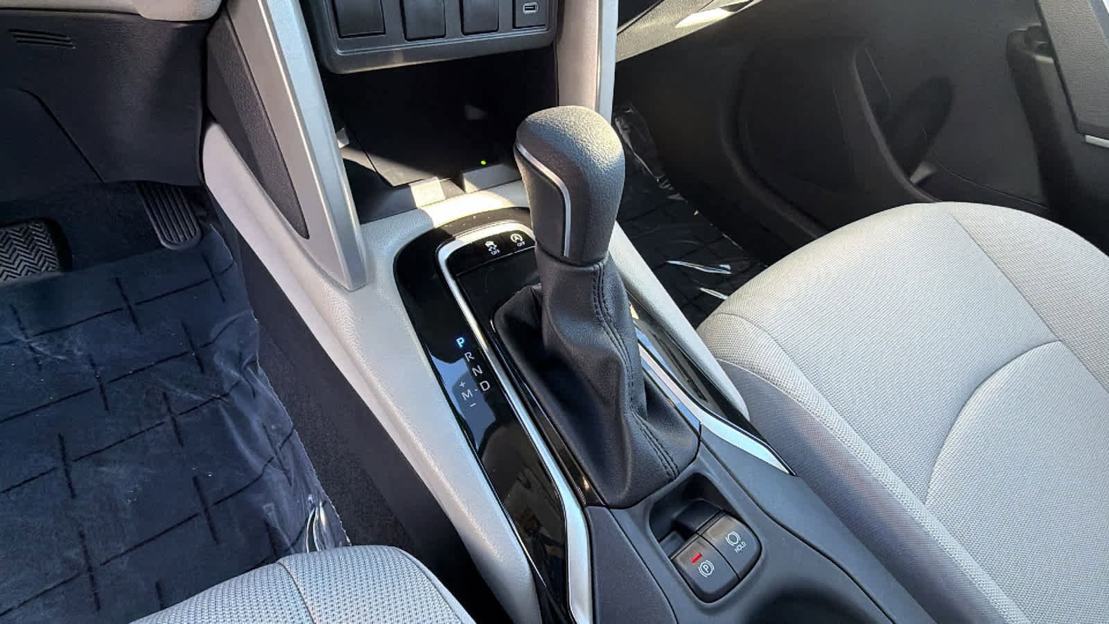 Thumbnail: 2025 Toyota Corolla Cross - 13