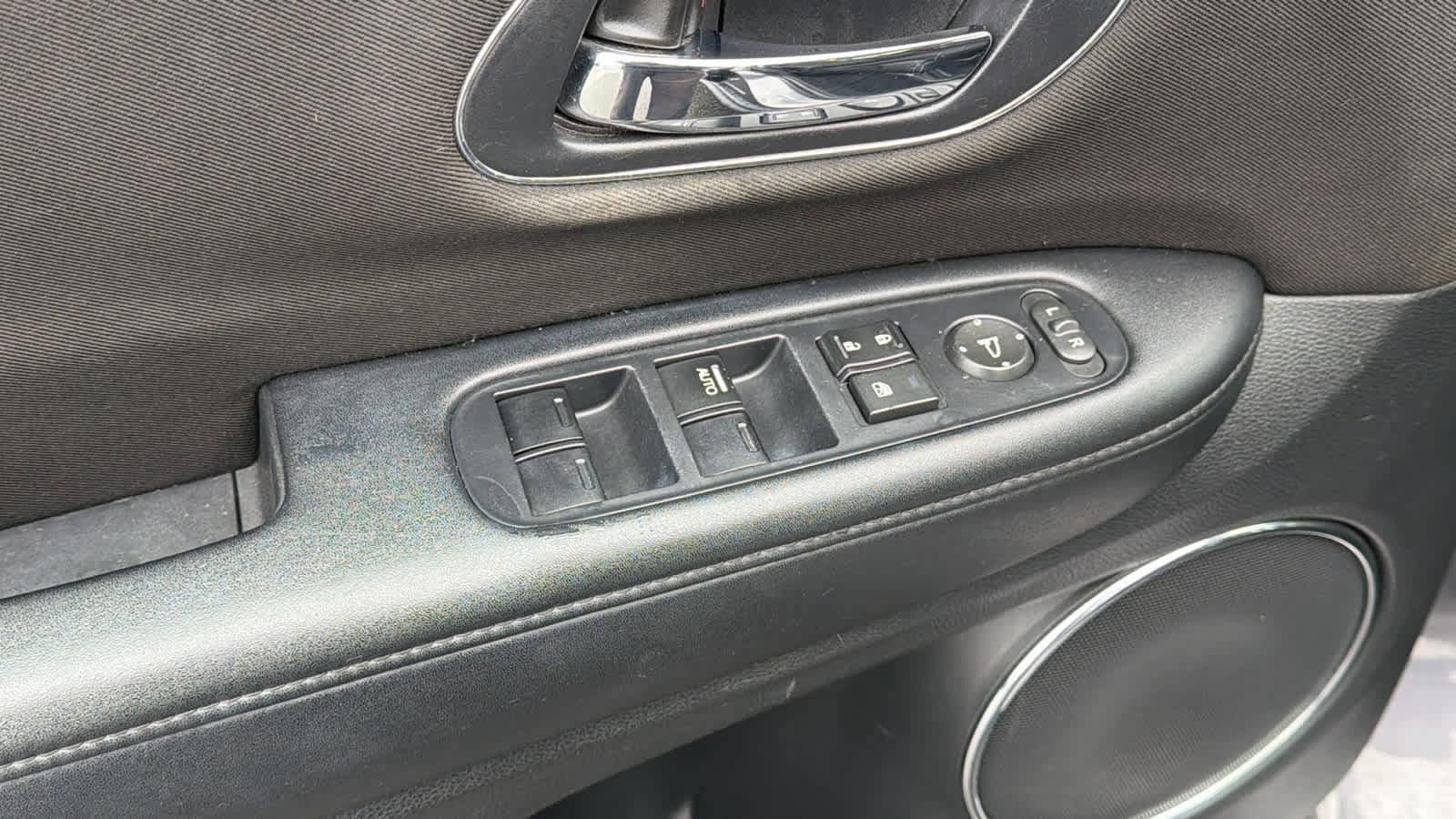 Thumbnail: 2016 Honda HR-V - 22