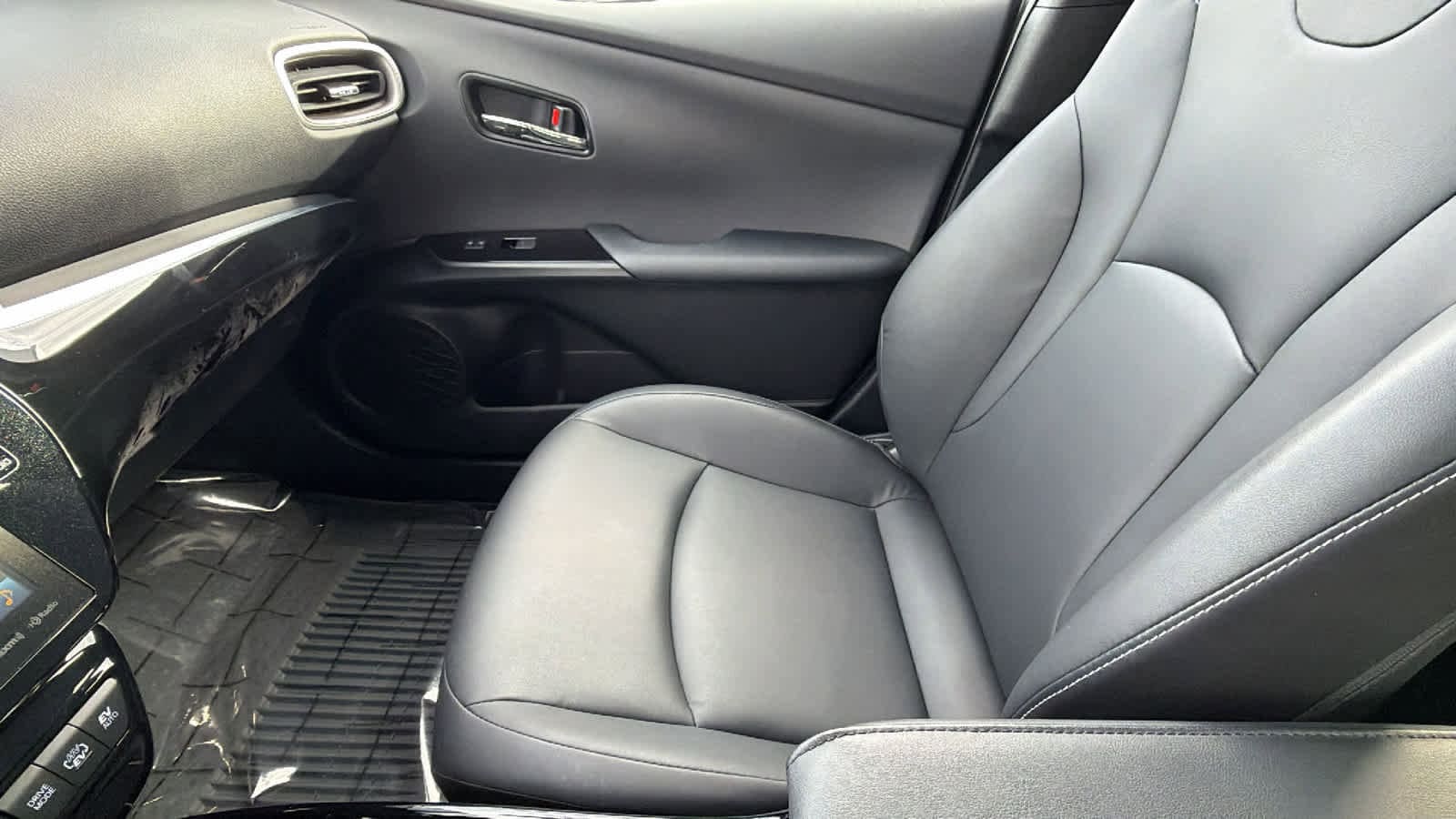 Thumbnail: 2022 Toyota Prius Prime - 12