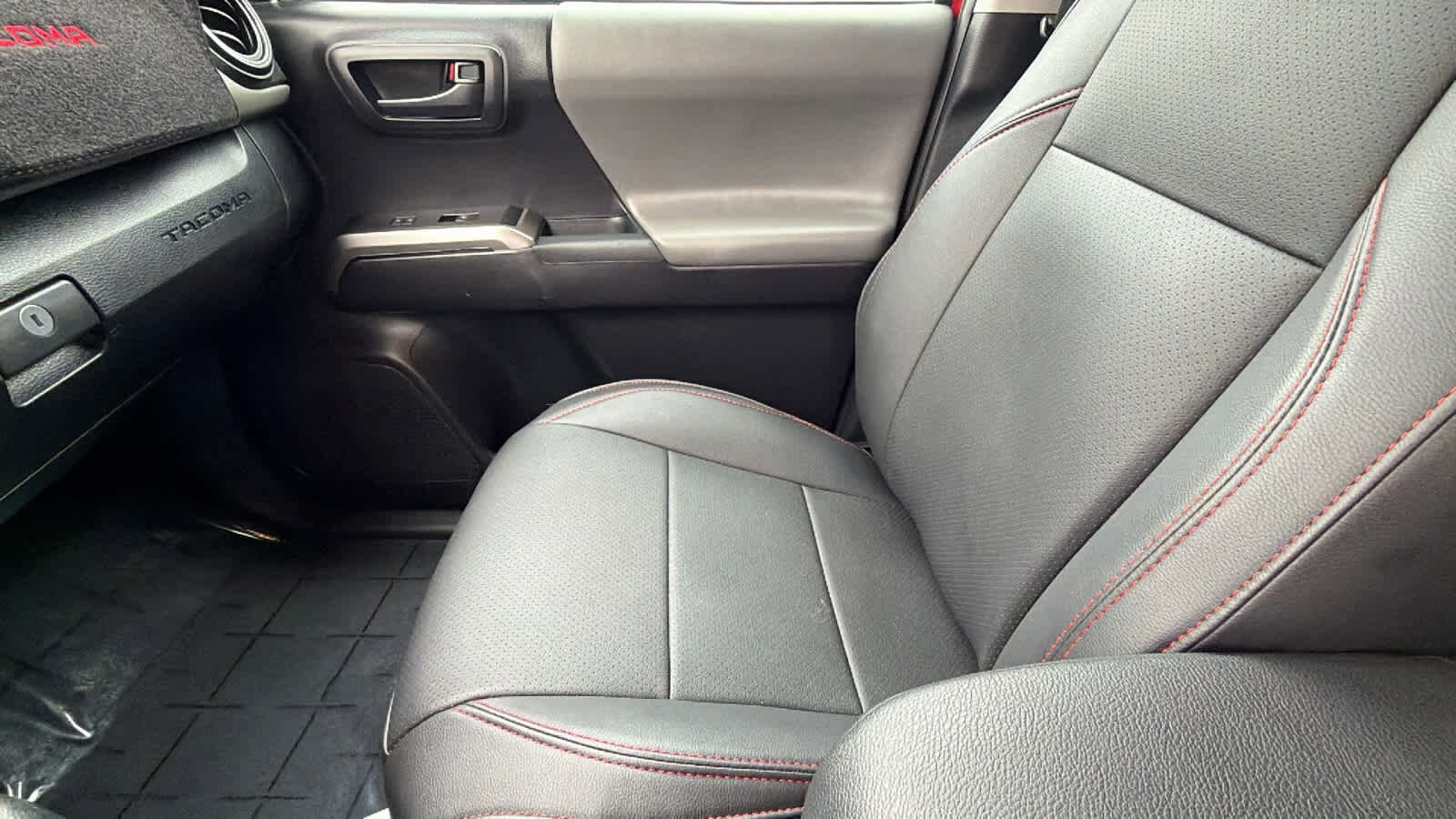 Thumbnail: 2021 Toyota Tacoma - 12