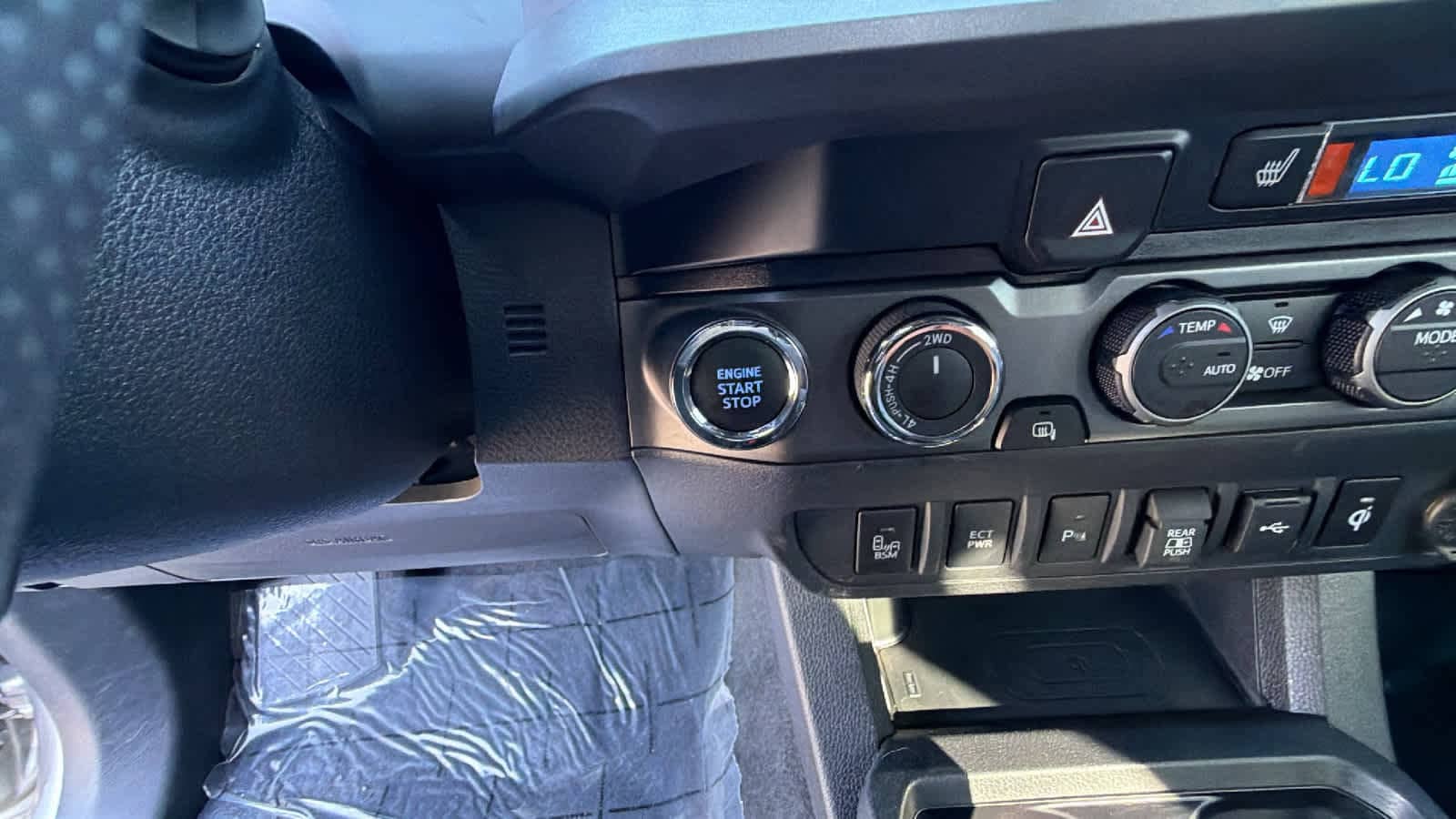 Thumbnail: 2023 Toyota Tacoma - 17