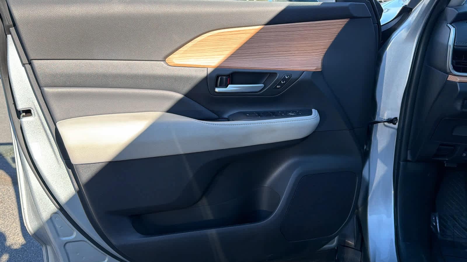 Thumbnail: 2024 Toyota Grand Highlander - 23