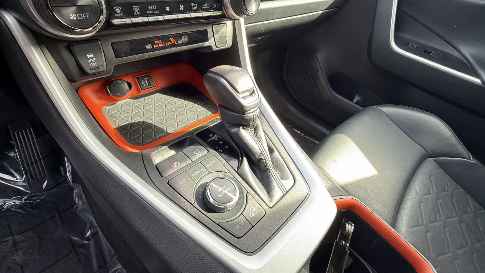 Thumbnail: 2024 Toyota RAV4 - 13