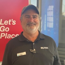 Staff member Steve Anderson from ID_119d824a02f2