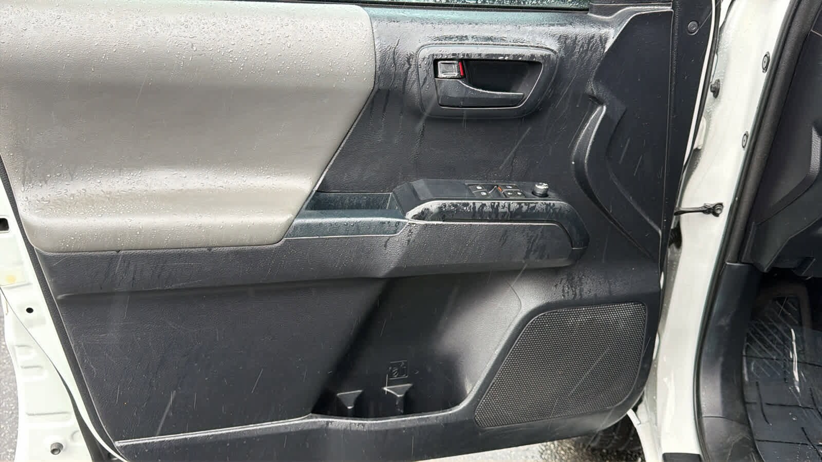 Thumbnail: 2018 Toyota Tacoma - 23