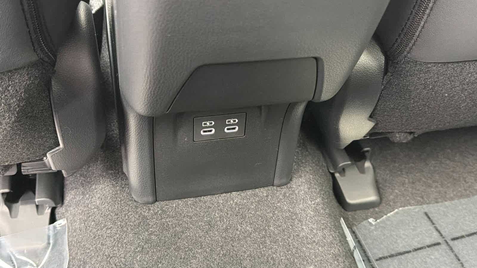 2026 Toyota Prius XLE - Photo 25