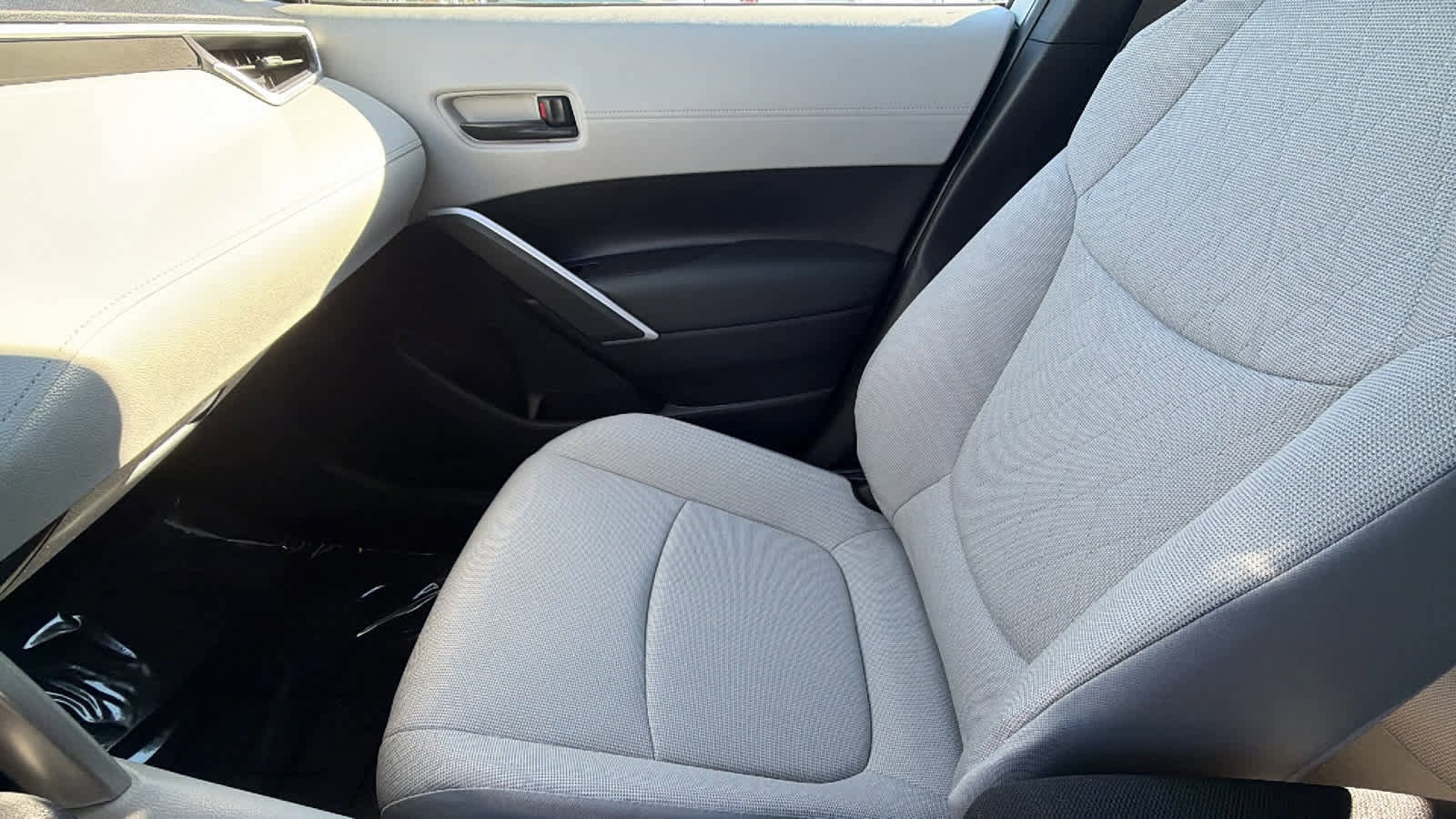 Thumbnail: 2025 Toyota Corolla Cross - 12