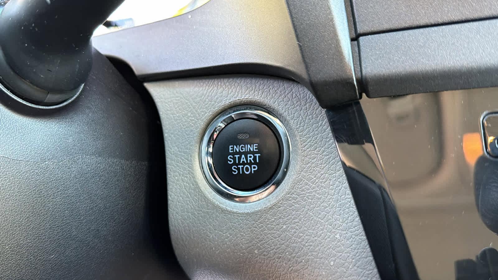 Thumbnail: 2017 Toyota Sienna - 17