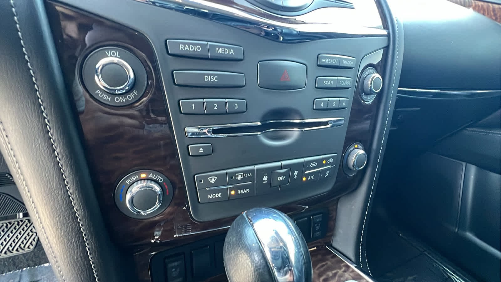 Thumbnail: 2020 Nissan Armada - 14
