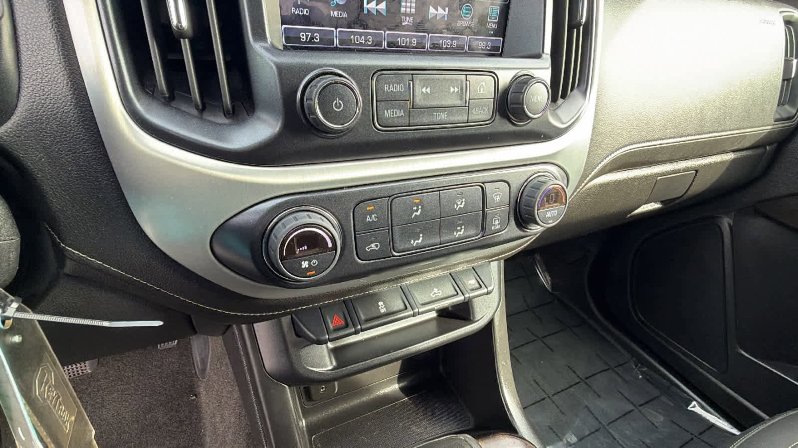 Thumbnail: 2018 GMC Canyon - 14